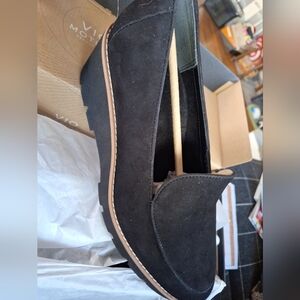 Vionic AVA BLK. SUEDE SHOE